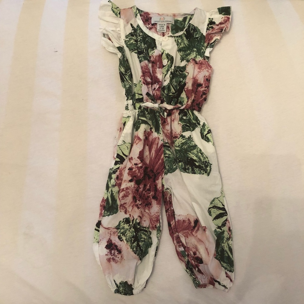 Floral flutter sleeve jumpsuit romper